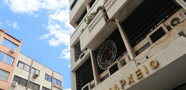 Μήνυση και αγωγή στον Ρουβίκωνα για τους βανδαλισμούς 